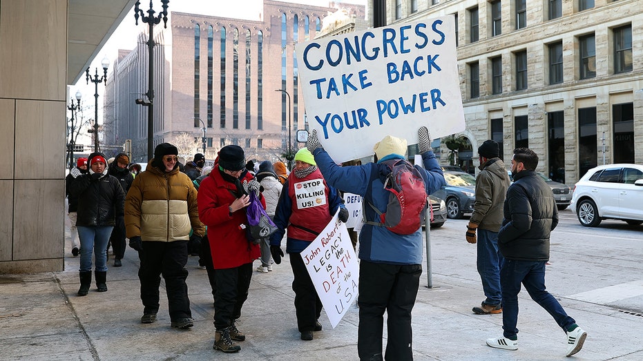 Anti-ICE protests take place as T'Wolves-Warriors NBA game takes place