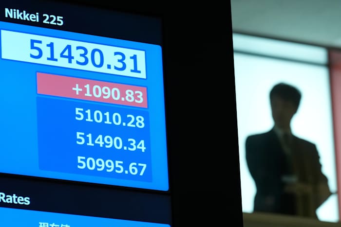 Asian shares and US futures advance, as Tokyo's Nikkei 225 hits a record high