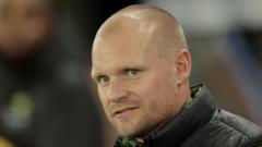 Huddersfield appoint Manning as head coach