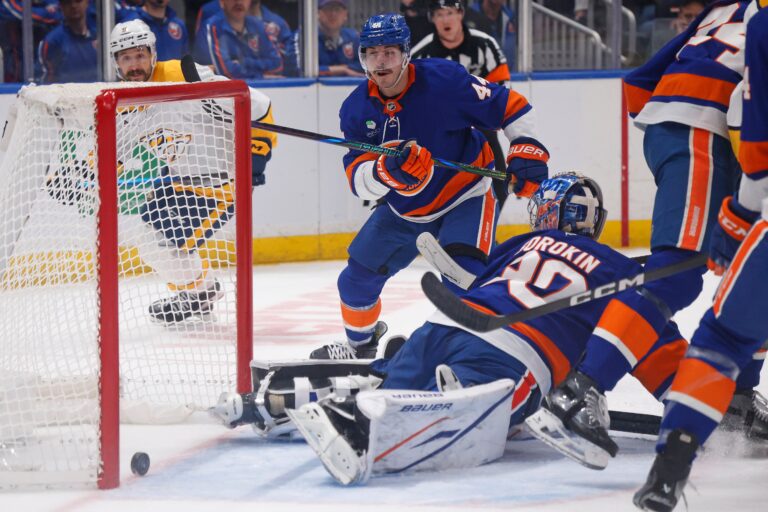 Islanders waste strong start in sloppy loss to Predators as three-game winning streak ends