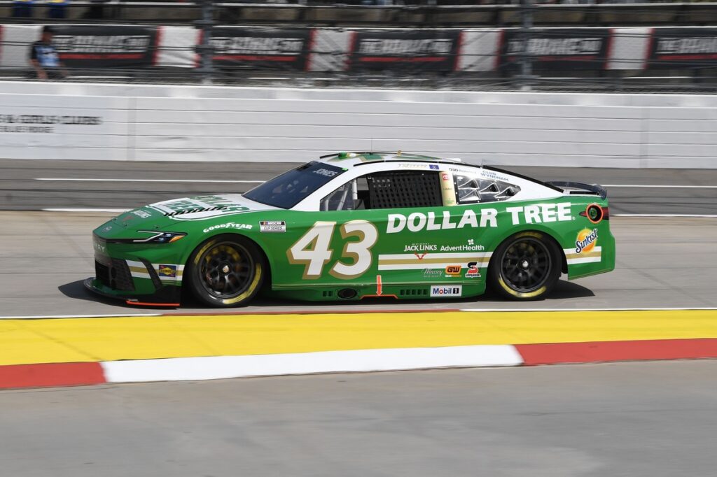 Legacy Motor Club reveals new crew chief for Erik Jones, other changes