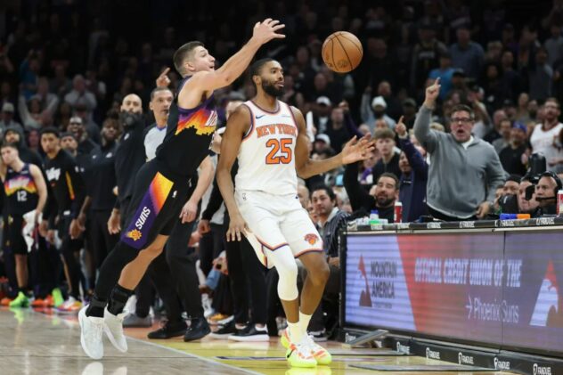 Mikal Bridges wrong to rely on refs on pivotal play in Knicks’ loss to Suns: Mike Brown