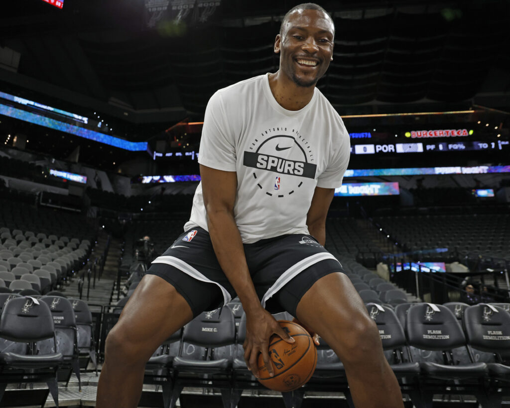 Open Thread: Bismack Biyombo made a visit to Methodist Healthcare