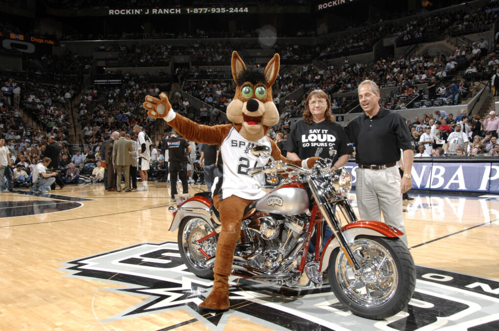 Open Thread: Spurs partner with Wanderlust Wine Co. 