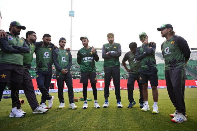 Pakistan bat in second T20I against Australia