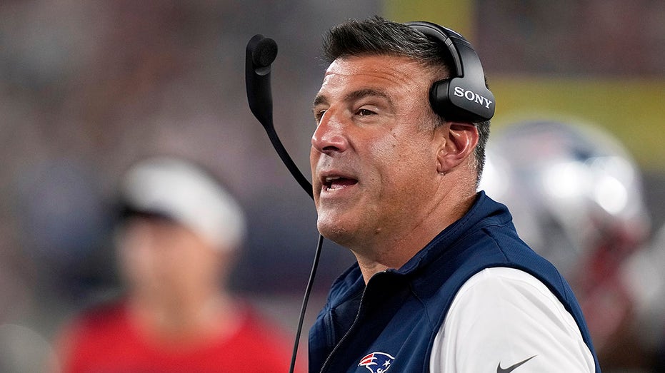 Patriots coach Mike Vrabel addresses criminal allegations against two players ahead of playoffs