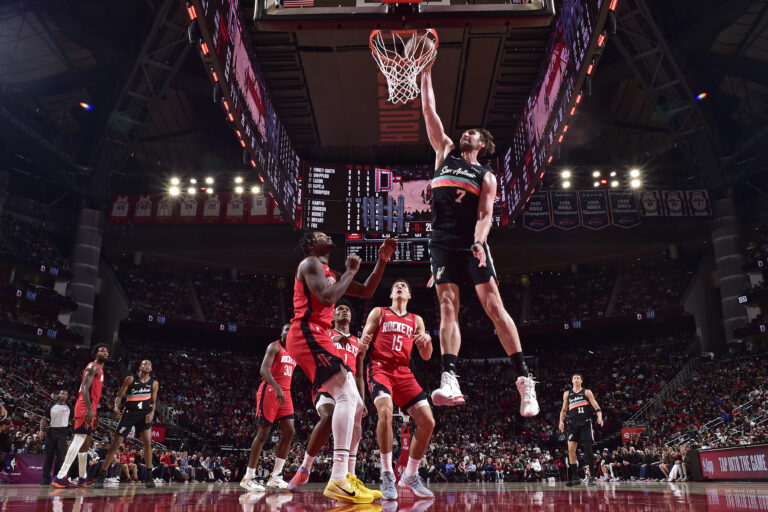 Spurs can’t keep up hot shooting in loss to Rockets