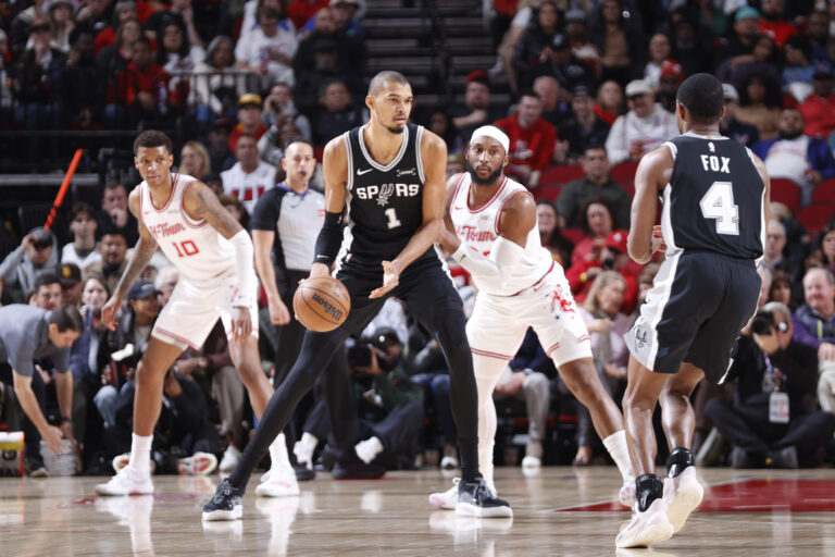 Spurs Rally Past Rockets, 111-99, With Defense and Discipline