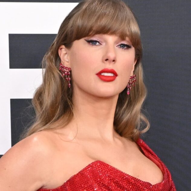 Taylor Swift Treats Haim Sisters, Sombr to Homemade Sourdough Bread