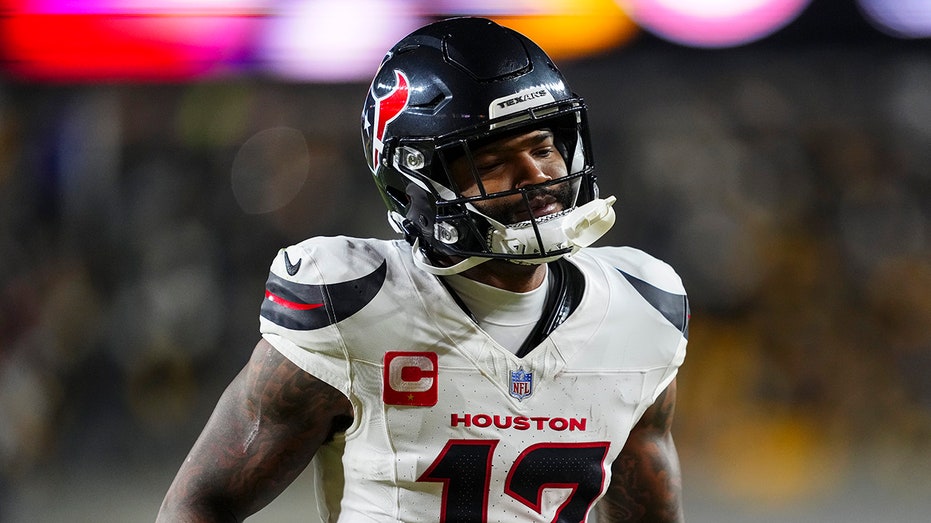 Texans lose star receiver for crucial playoff showdown vs Patriots due to a concussion