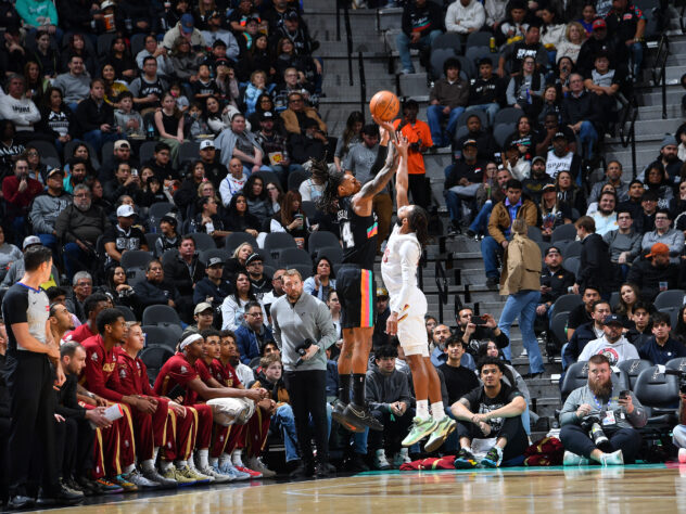 The Spurs need more three-point shooting