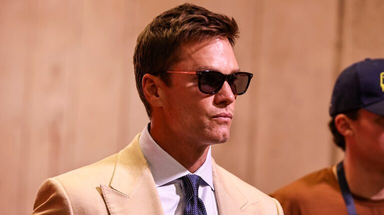 Tom Brady says divorce from Gisele Bündchen made final NFL season challenging