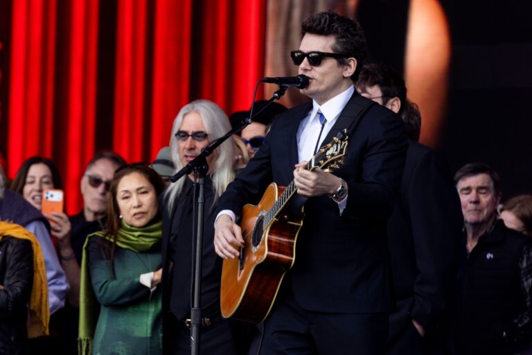 Watch John Mayer Pay Tribute to Bob Weir With “Ripple” Cover