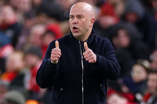 Arne Slot disagreement emerges after Wayne Rooney 'aura' claim and Liverpool advice