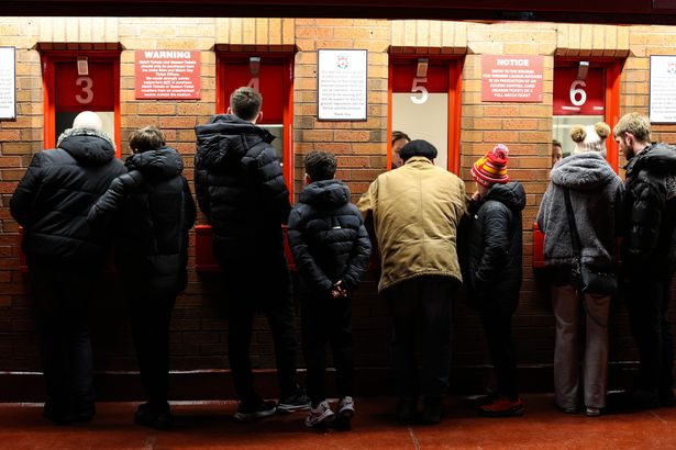 Brighton fan goes to extreme lengths as TNT commentators can't stop laughing