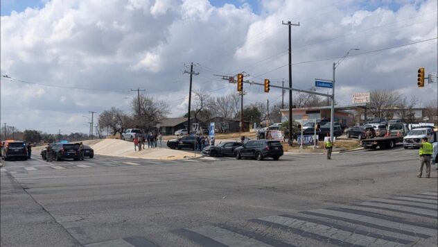 Driver arrested following three-vehicle crash on Southeast Side, authorities say