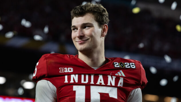 ESPN analyst sees a rough rookie path for Fernando Mendoza