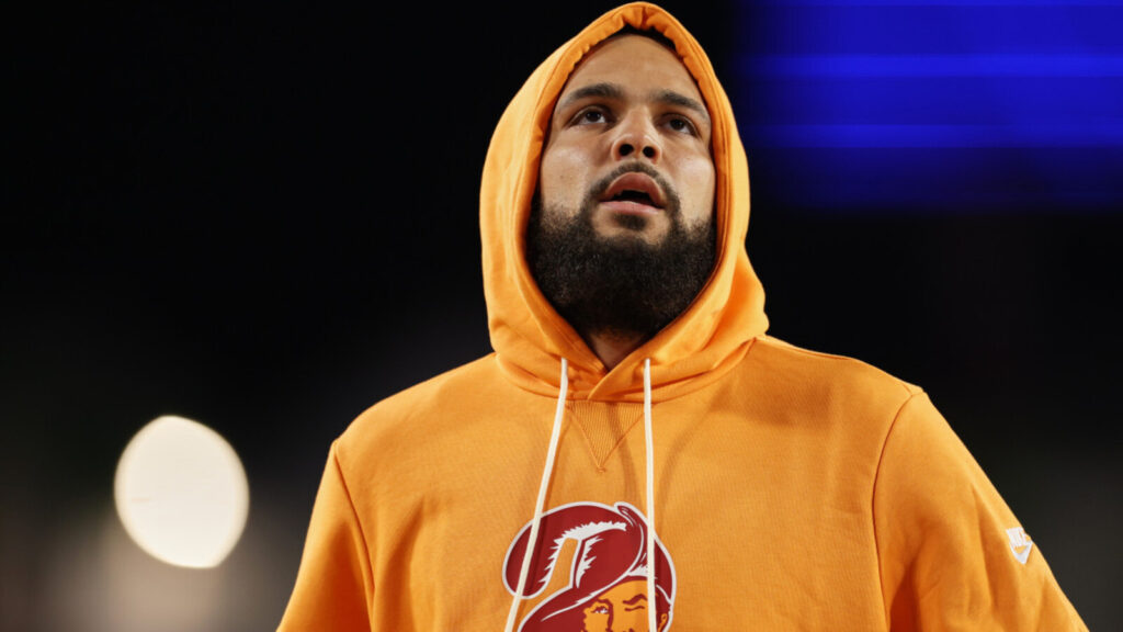 ESPN predicts potential free agency landing spot for Mike Evans that makes no sense whatsoever