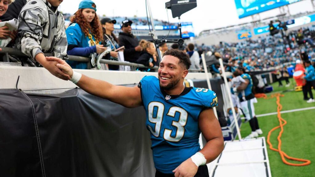 Jaguars Re-Sign DL Matt Dickerson