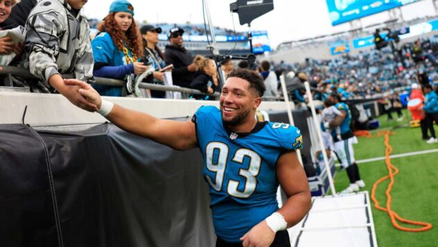 Jaguars Re-Sign DL Matt Dickerson