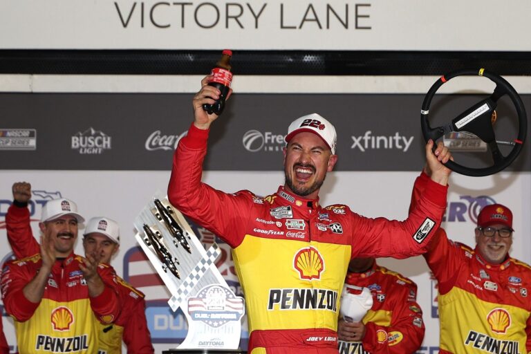 Joey Logano wins Duel #1 as Mears full-throttles into wreck to make the Daytona 500