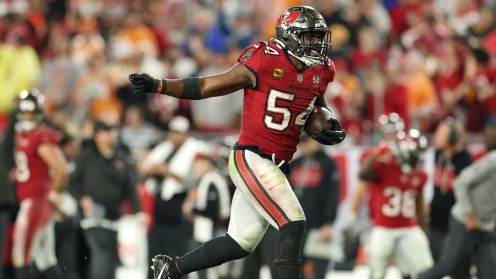 Lavonte David mulling whether to return for 15th NFL season in 2026