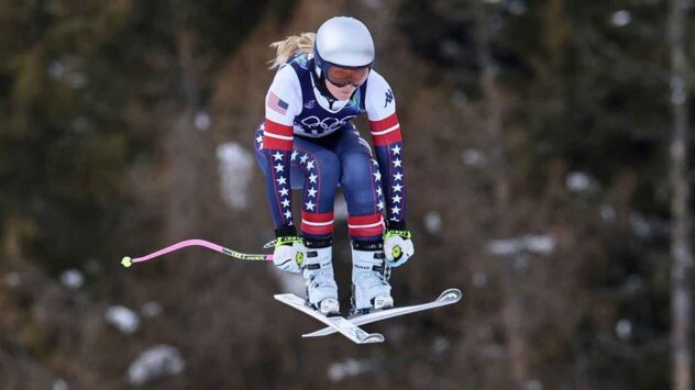 Lindsey Vonn makes Olympic comeback after ACL injury in women's downhill