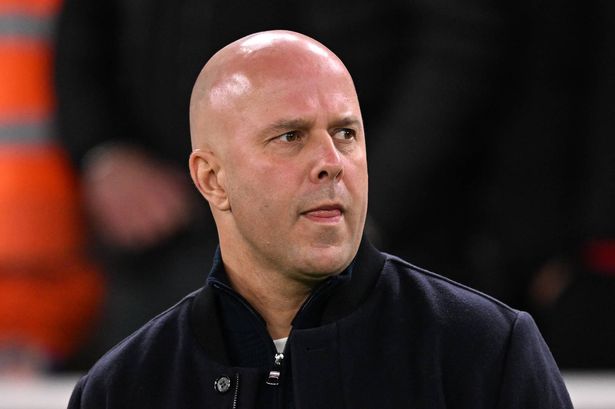 Liverpool fans make incredible gesture to Arne Slot amid Xabi Alonso speculation