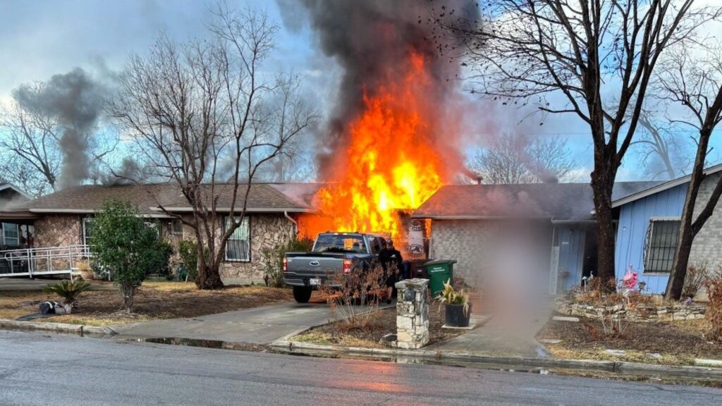 No injuries, 1 dog killed in West Side fire that spread to neighboring home, SAFD says