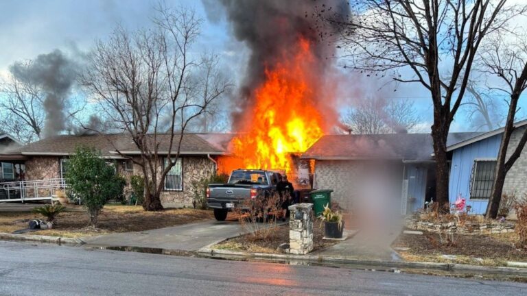 No injuries, 1 dog killed in West Side fire that spread to neighboring home, SAFD says