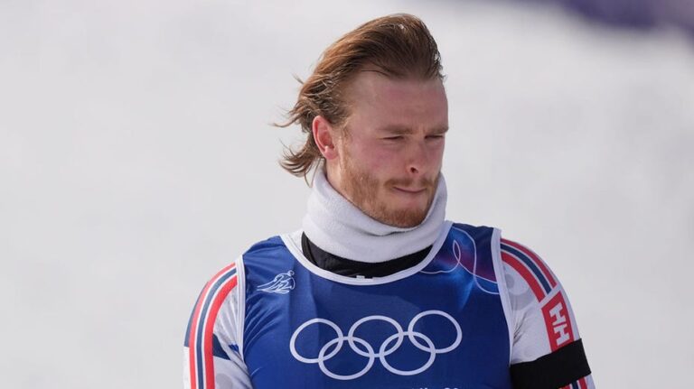 Norwegian skier has epic meltdown after costly error with Olympic gold in sight during slalom event