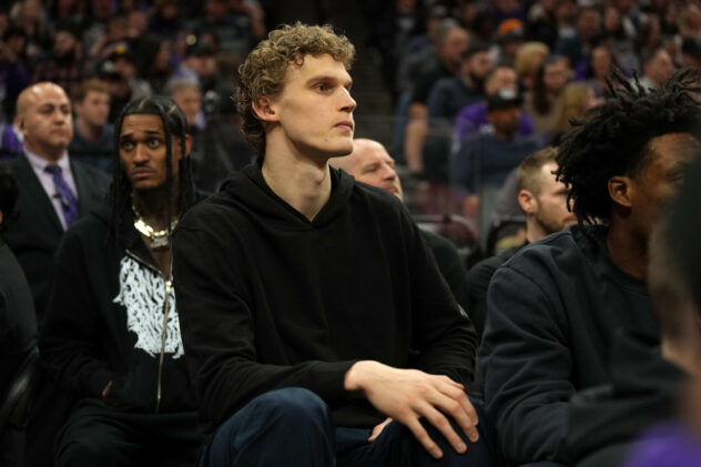 Open Thread: NBA fines teams for sitting key players