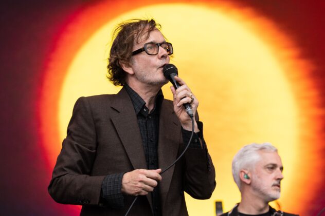 Pulp Share New Song “Begging for Change”