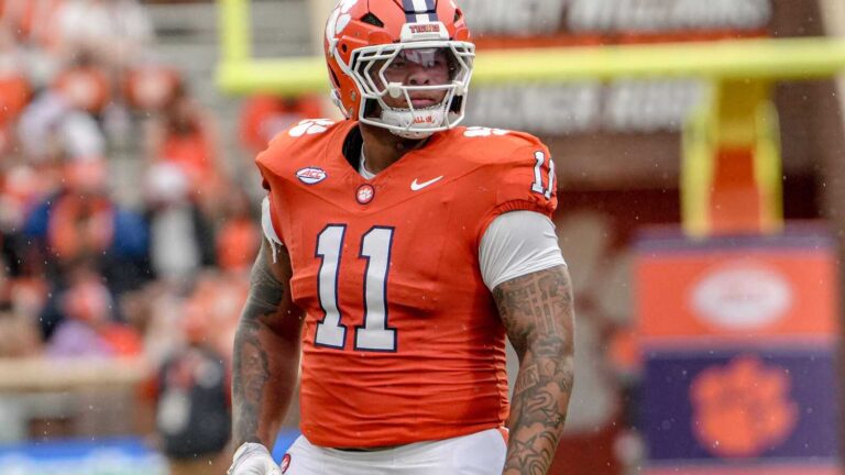 Raiders pair Maxx Crosby with interior muscle in latest 3-round mock draft