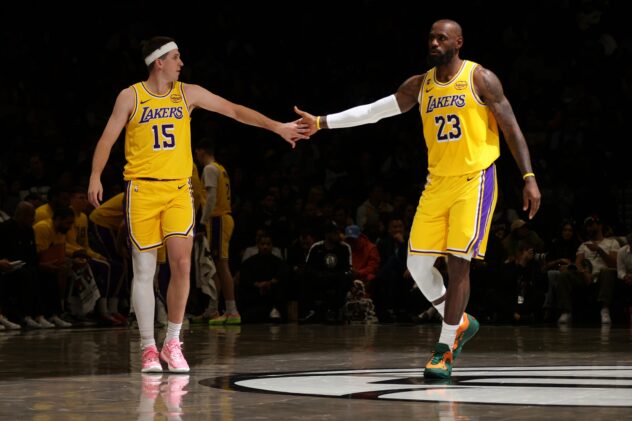 Reaves’ return sparks Lakers in dominating win over lowly Nets