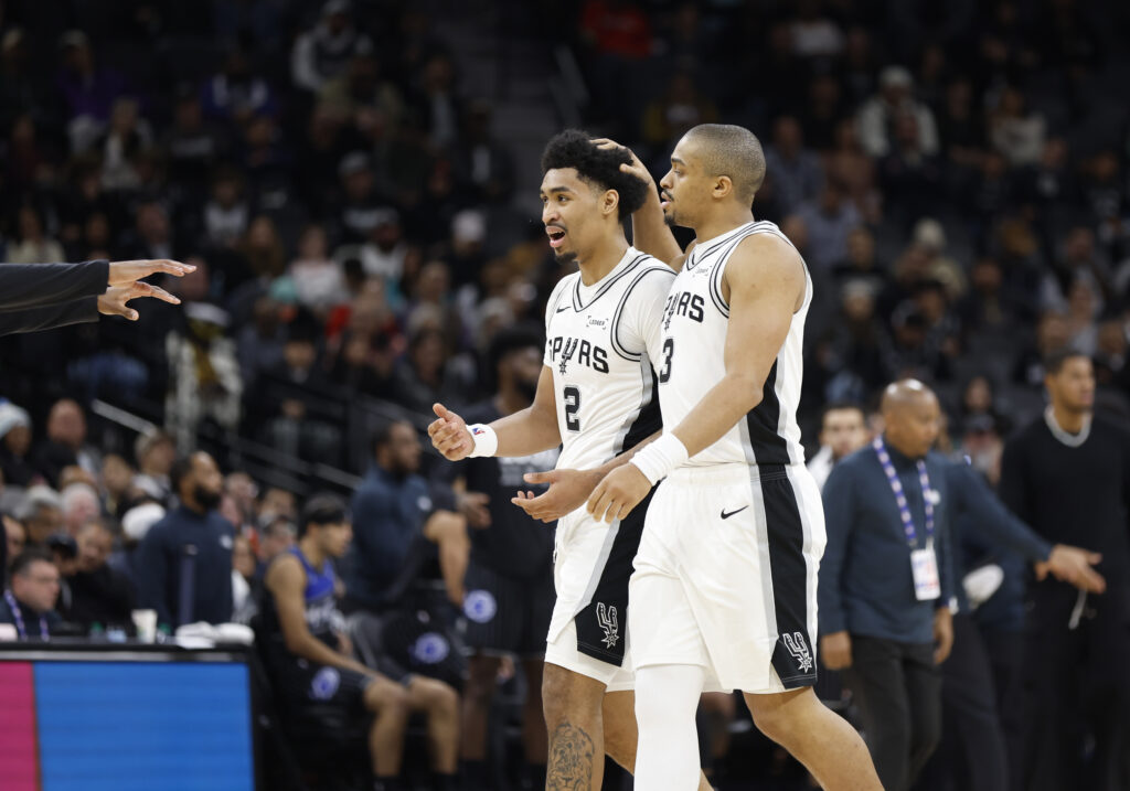 San Antonio rides third-quarter run to victory over Magic