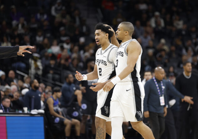 San Antonio rides third-quarter run to victory over Magic