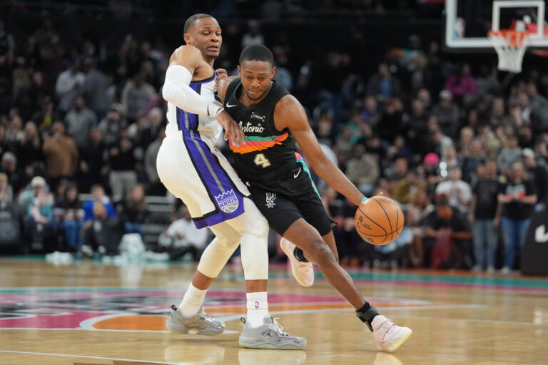 San Antonio vs Sacramento, Final Score: Spurs overcome early complacency and win 139-122 over Kings