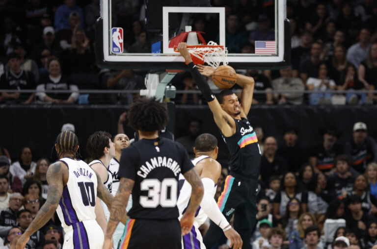 Spurs regain focus, pull away late in 139-122 win over Kings