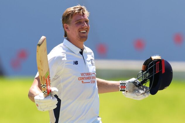 Sutherland century, Boland strikes keep Victoria in control