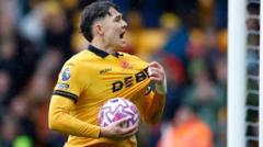 Wolves accept reduced £48m offer for Strand Larsen