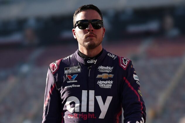 Alex Bowman will miss Phoenix NASCAR Cup race, suffering from vertigo