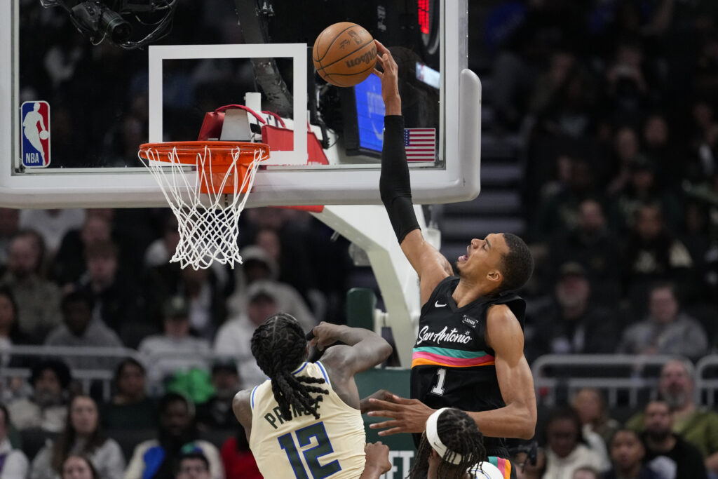 Box Grades: Spurs Notch Eighth Straight Win in Yet Another Blowout