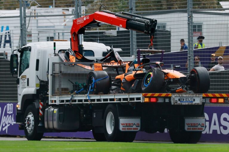 "Brutal and hilarious": F1 fans recreate Oscar Piastri's Australian GP crash using RC cars