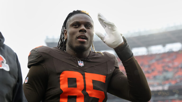Bucs Tight End Targets If Cade Otton Leaves In Free Agency