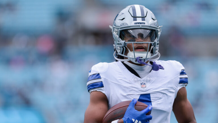 Dolphins Sign WR Jalen Tolbert