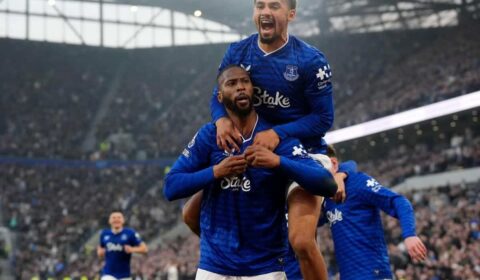 Everton 3-0 Chelsea: Report, result and goals as Toffees claim huge win in European race