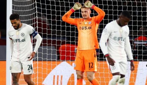 Filip Jorgensen ignores screaming Reece James demand as Chelsea star intervenes