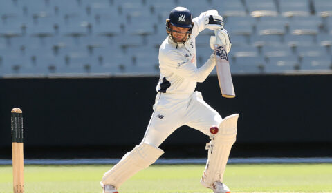 Handscomb finds a way in another season favouring bowlers