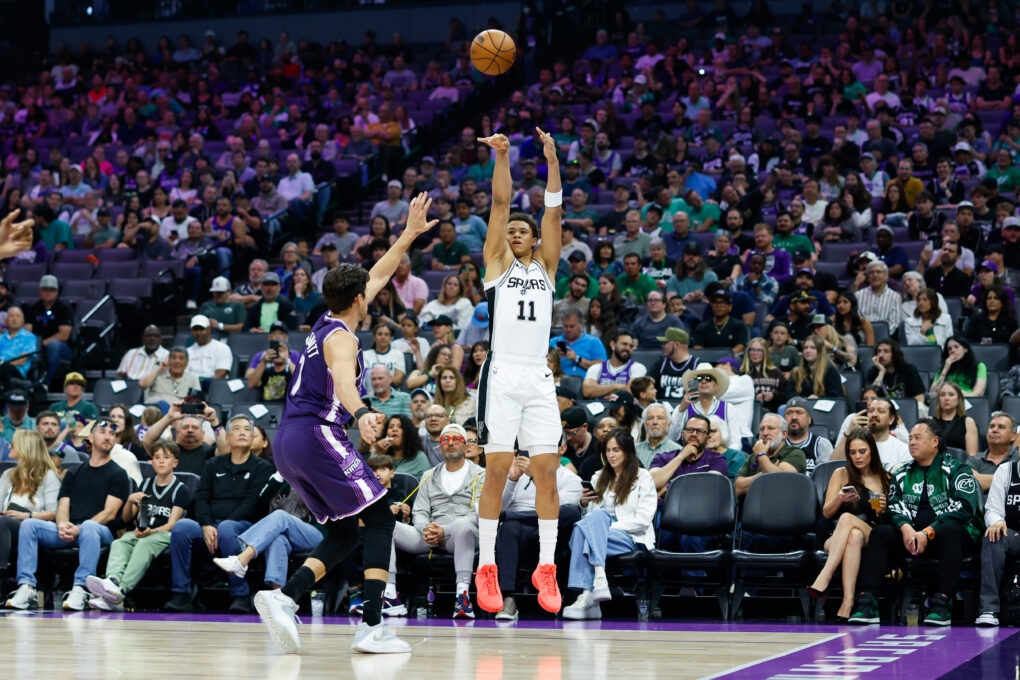 Highlights: Spurs drop franchise-record 25 threes on Kings